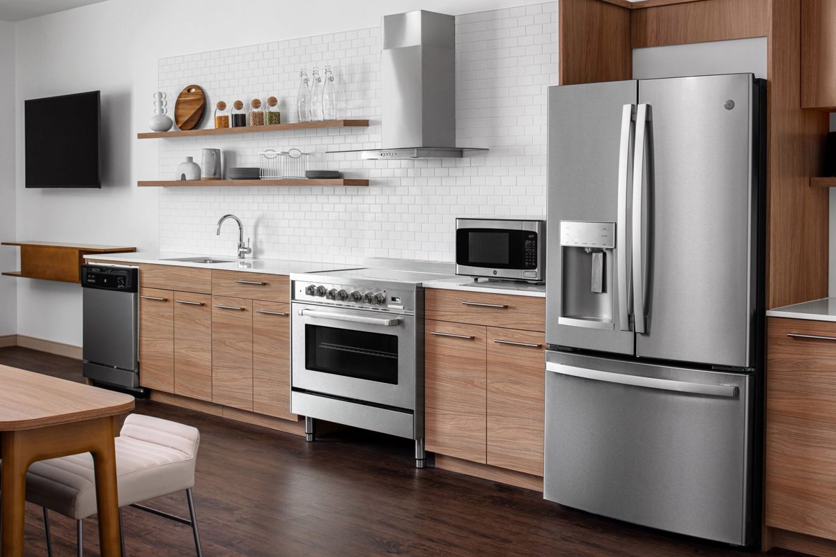 Cocina con electrodomésticos de acero inoxidable